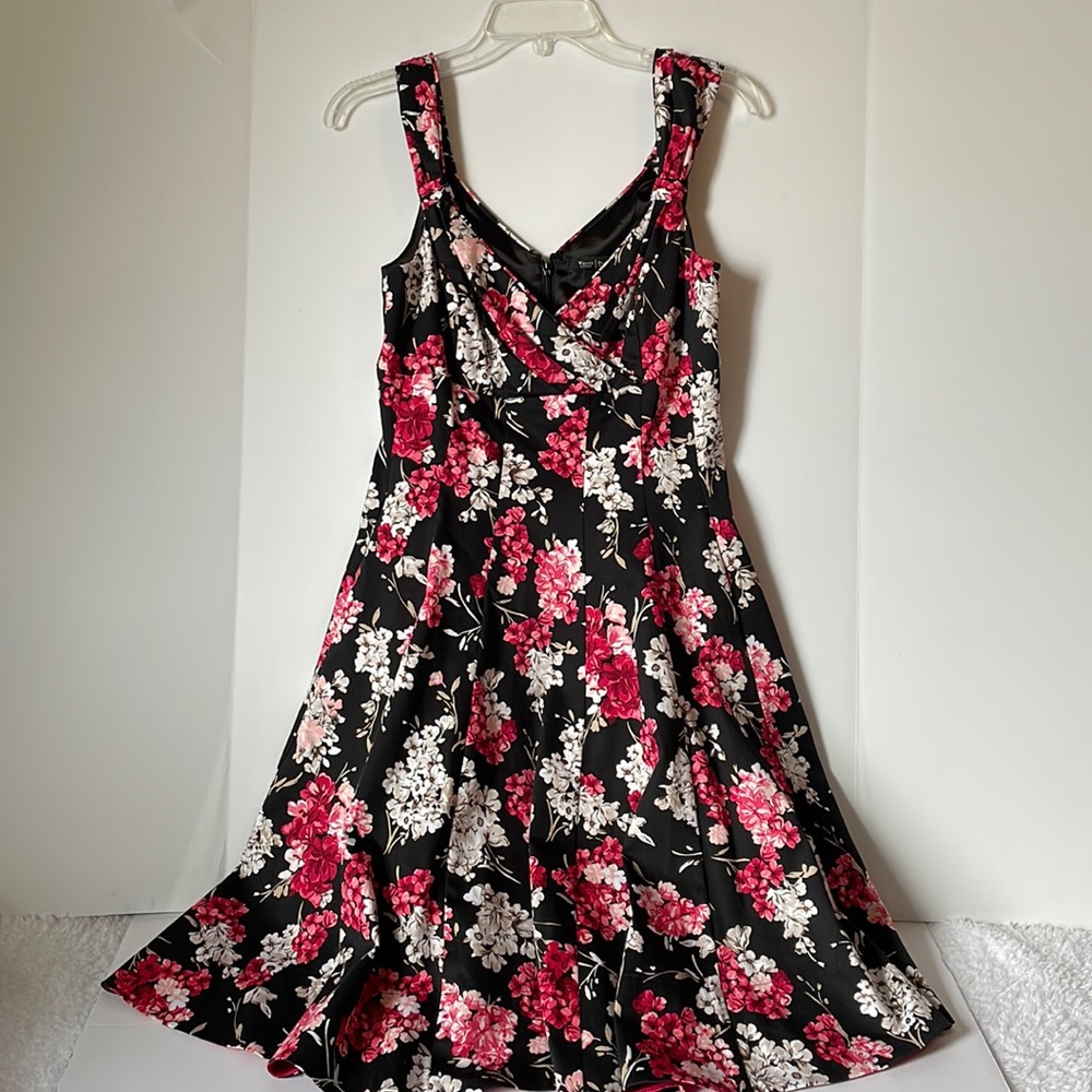 White House Black Market Women's Size 4  Fit & Flare Dress Floral